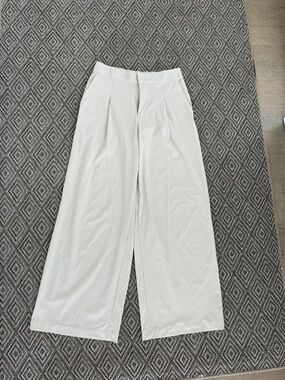 Athleta cream pants size 6